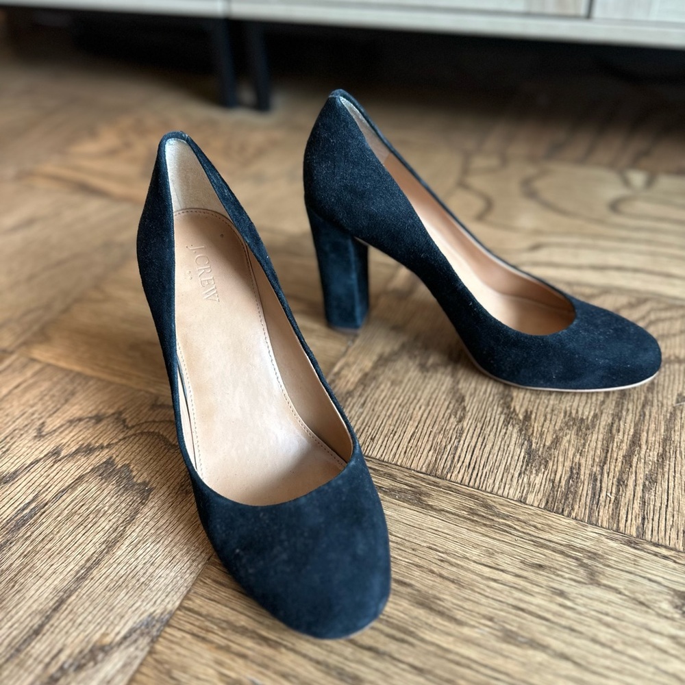 Black suede J Crew pumps (lightly worn)